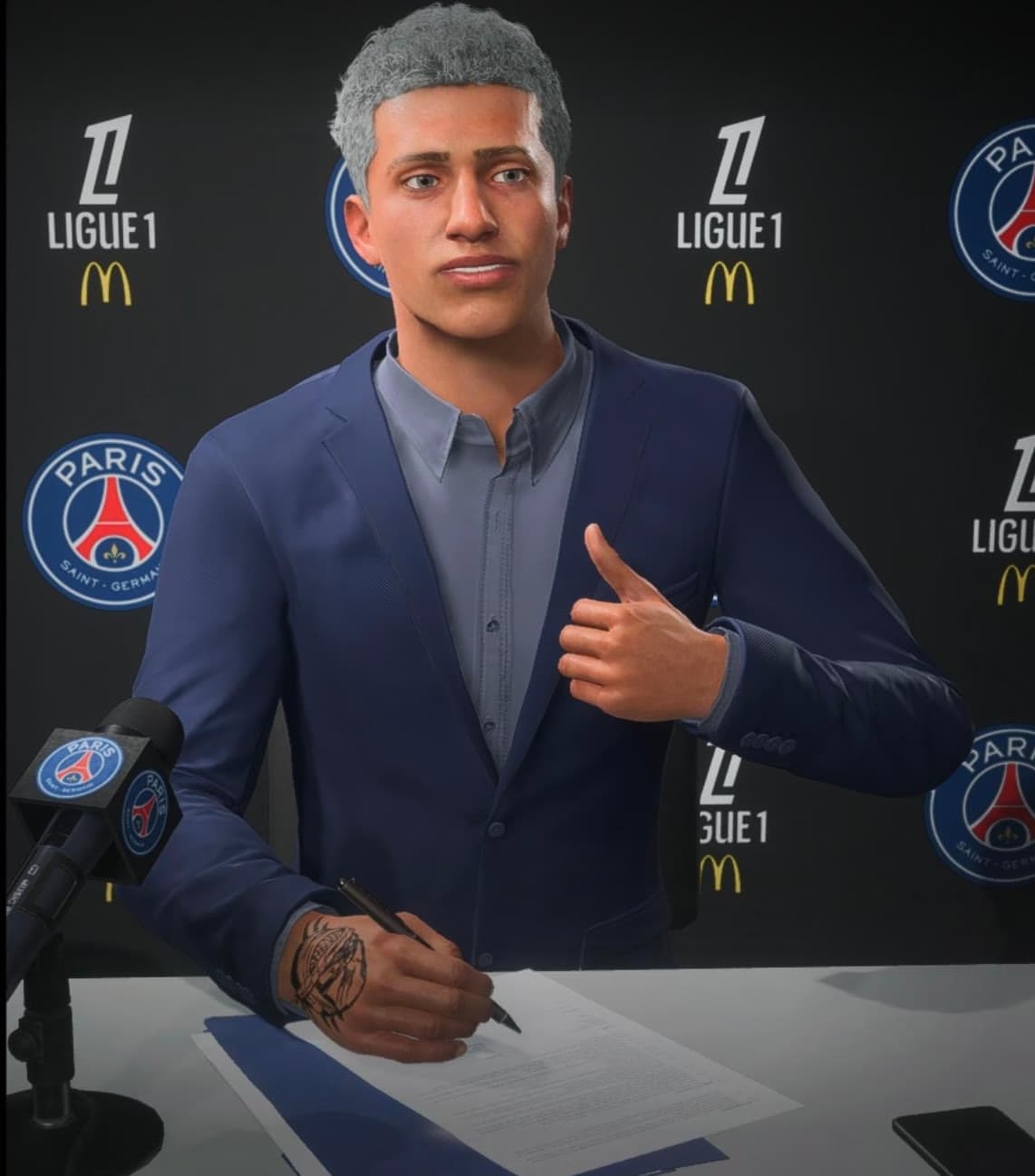 Noah Claes, jogador de 19 anos é contratado por 256 milhões para jogar no Paris Saint-Germain, o que vocês acharam da transferência?