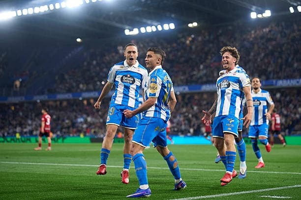 Mais do que uma vitória, uma grande conquista do nosso clube, minhas duas primeiras vitórias como um treinador, estou grato com meus atle…