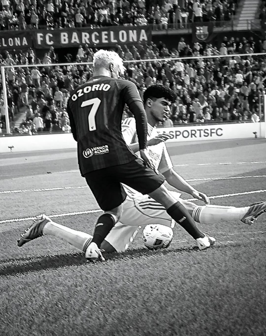 Infelizmente posso ter sofrido uma grave lesão, no fim do jogo estávamos vencendo por 2 a 1, o zagueiro do real me deu um carrinho forte,…