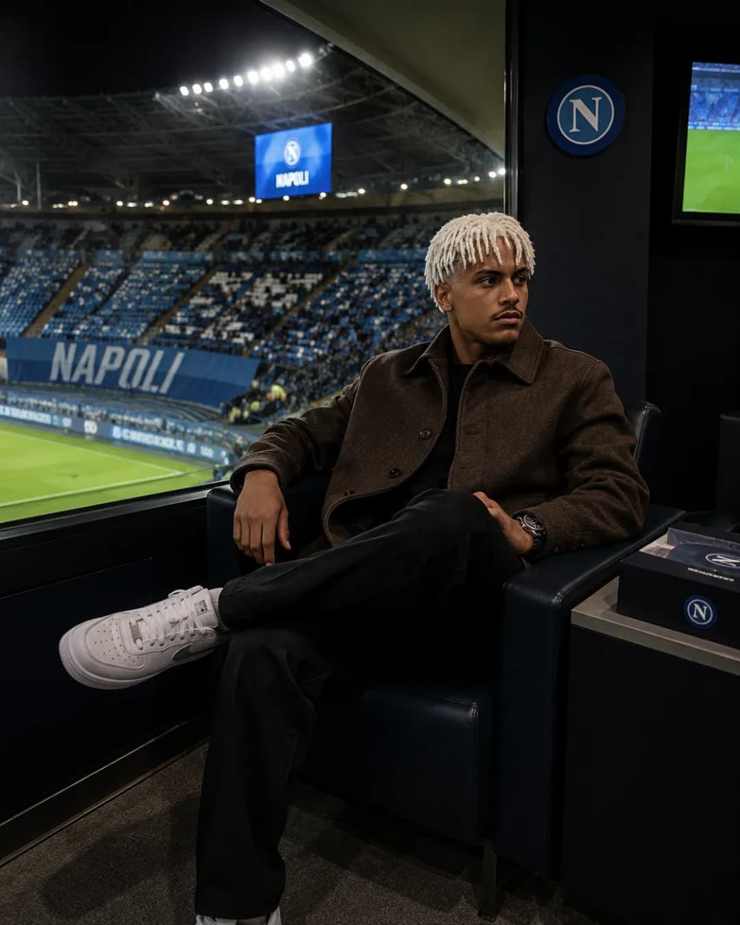 Estreia na Champions, infelizmente cumprindo suspensão, e derrota por 2 a 0.