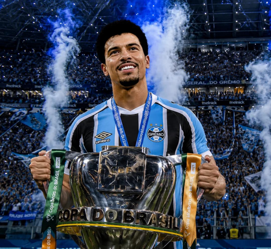 #TBT desse dia histórico, o dia no qual levei o Grêmio ao hexacampeonato da Copa do Brasil, saí do Brasil muito grato e disposto para dar…