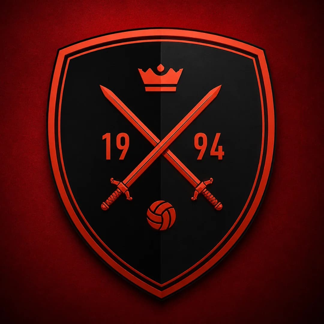 O escudo do PS Sumatra traz duas espadas cruzadas, símbolo da determinação do clube. A coroa representa a herança do antigo Império Srivi…