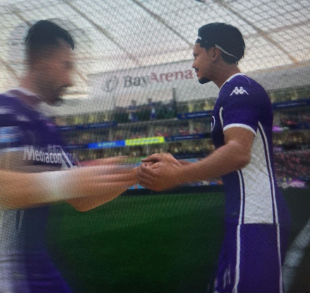 Momento da substituição, para jogar a primeira vez representando essa camisa! 🇮🇹💜