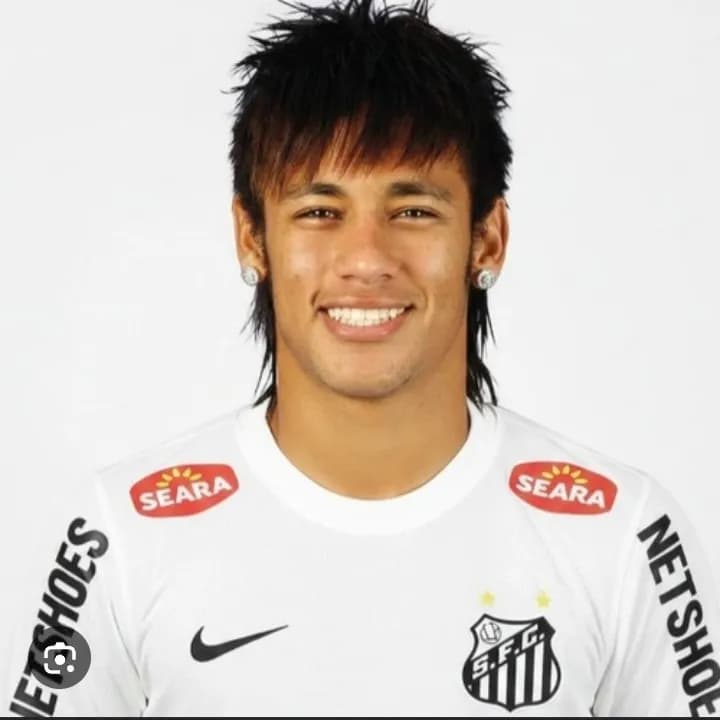 Me chamo Neymar, sou camisa 11 do Santos. Sou de Brasil. Vocês verão muito da minha história daqui pra frente. Aguardem!