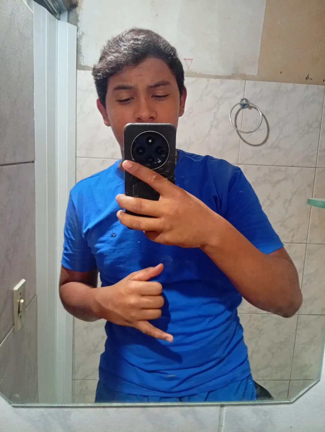 Me chamo Daniel.D.S.R, sou camisa 10 do Real Madrid. Sou de Brasil. Vocês verão muito da minha história daqui pra frente. Aguardem!