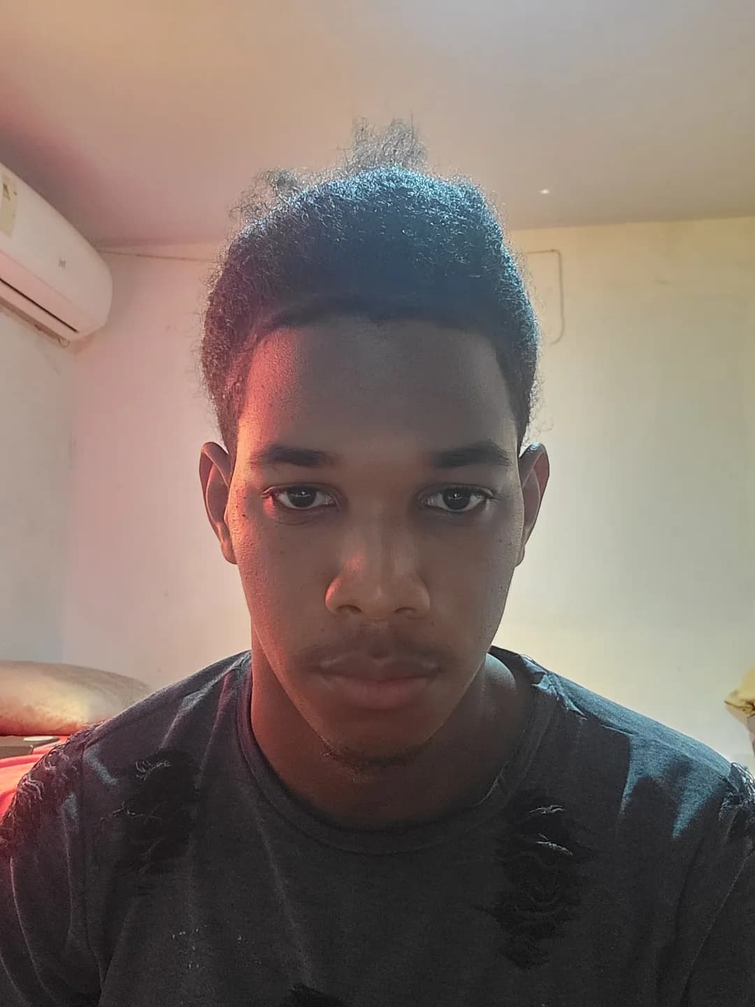 Me llamo Lionel, soy la camiseta 19 del Barcelona. Soy de Argentina. Verán mucho de mi historia de ahora en adelante. ¡Estén atentos!