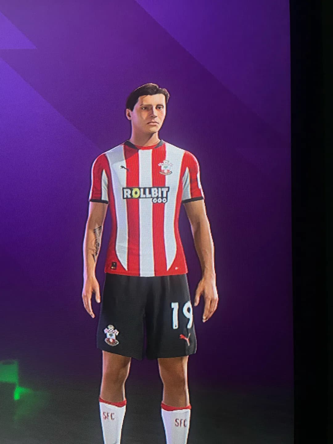 Me chamo Mark Bufallo, sou camisa 19 do Southampton. Sou de Inglaterra. Vocês verão muito da minha história daqui pra frente. Aguardem!