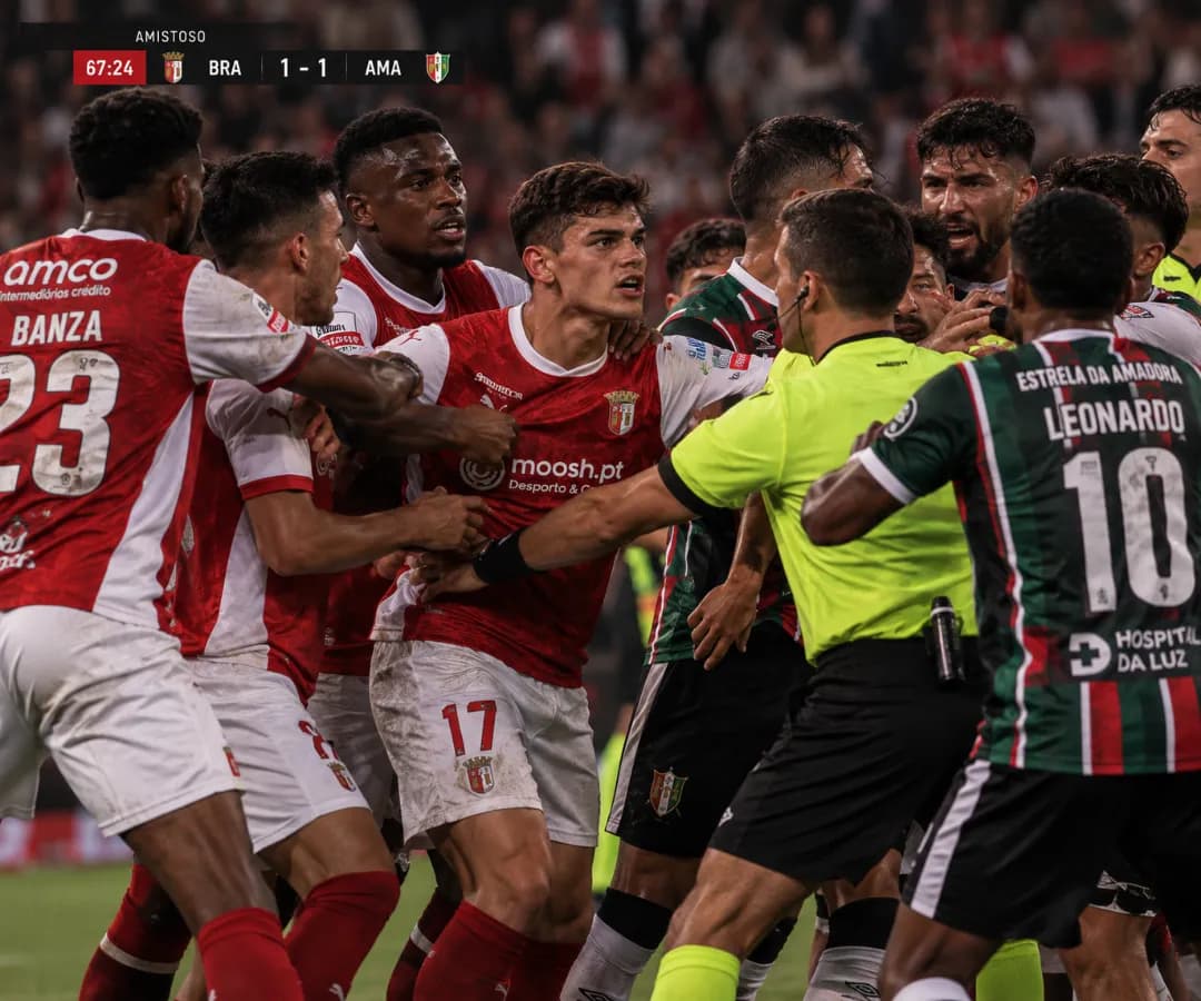 Que erro da arbitragem! Mas é isso, falaram muito e não fizeram nada! 🤣🤣