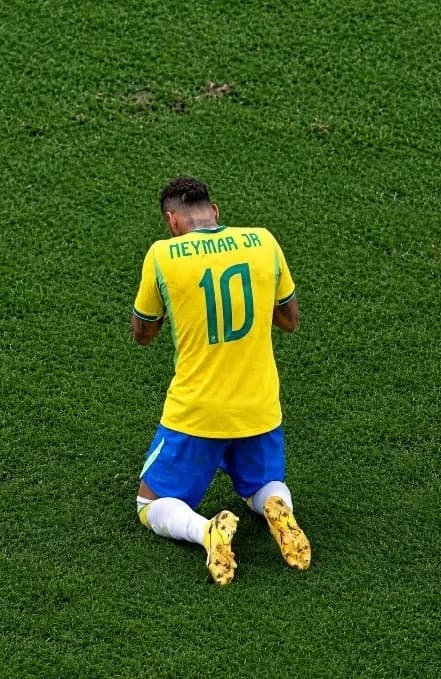 Me chamo Vinicius Gabriel, sou camisa 11 do Gremio. Sou de Brasil. Essa carreira começa agora, do zero. Acompanhem aí!