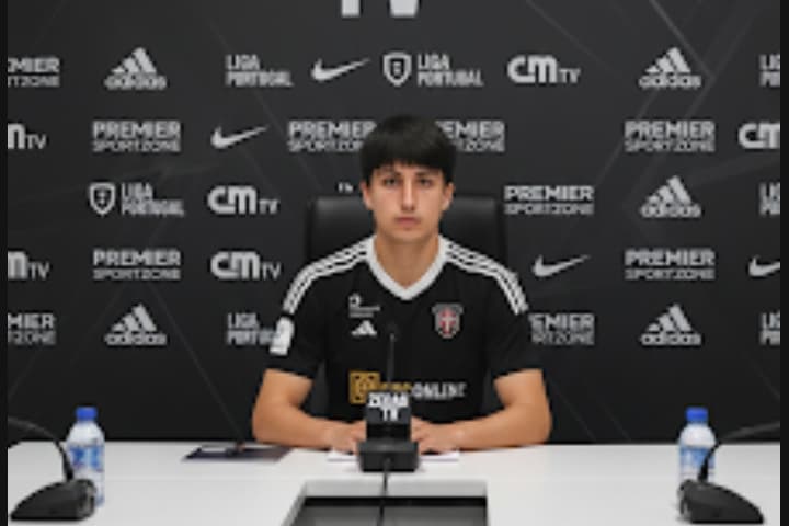 A primeira entrevista de imprensa de Clarêncio "Eu queria agradecer ao mister e a equipa por me terem colocado estou a realizar um sonho"