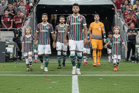 VAI COMEÇAR🔥 Jogo contra o Vitória. VAMO FLU💚 . . . MONSTER🥃🔥