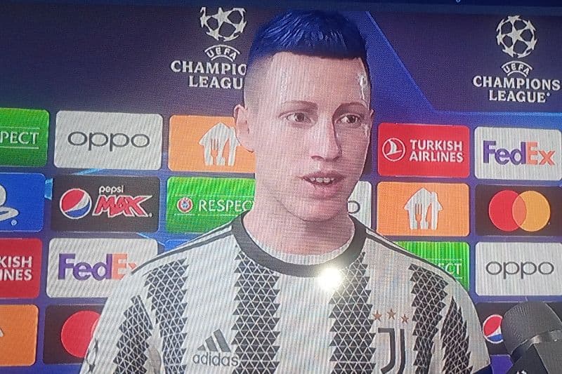 Minha estreia na UCl 29-30 😎😎 1 gol na conta logo