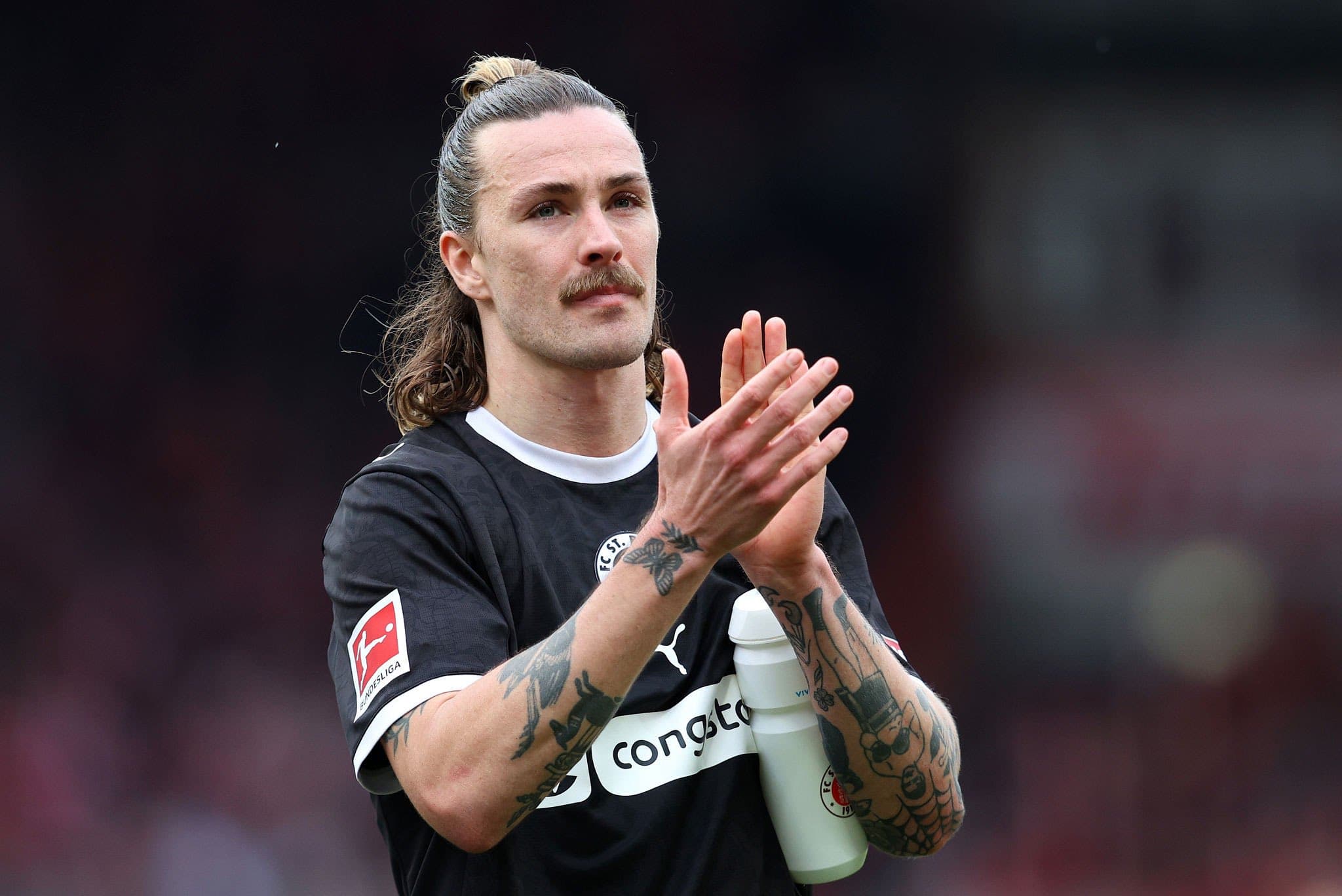 Empate sem gols fora de casa contra o Augsburg pela Bundesliga, o próximo jogo é em casa contra o Hoffenheim.