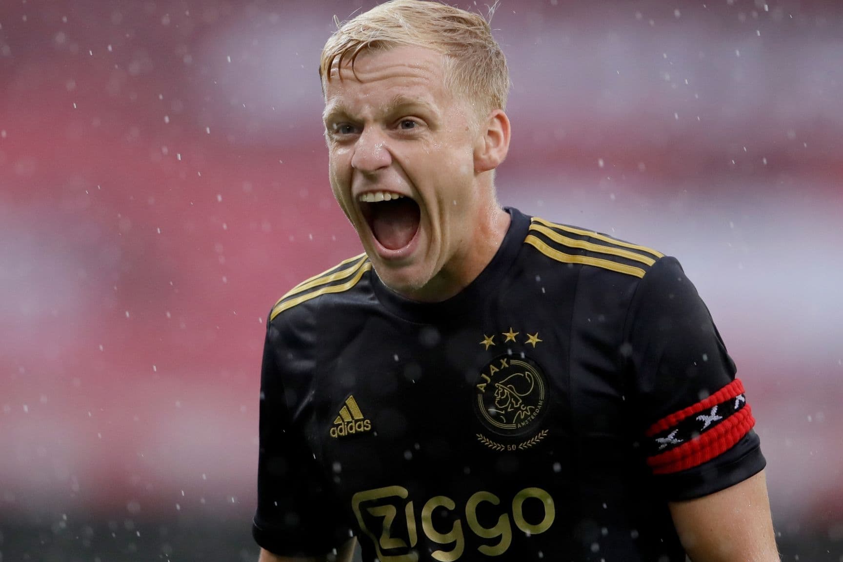 Van de Beek está de volta ao ajax, Ten Hag pediu sua contratação, mesmo ele tendo uma lesão do tendão de Aquiles e voltando apenas nos úl…
