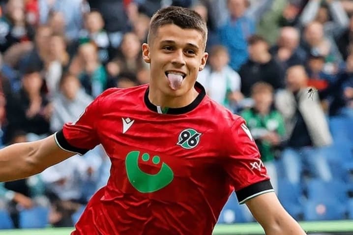 Aos 18 minutos da segundo tempo Nicolo Tresoldi vai desputar uma bola e acaba se lesionando por 4 semanas