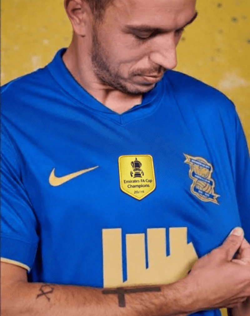 O novo Patch de Campeão da Emirates FA Cup que será usado nesta temporada🤩🏆👊