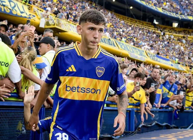 Rumor de transferências 🔥 O Bolton também vai atrás do jovem cabeça de area, Rey Domech. O time oferece envolta de 1.5 milhões de dólare…
