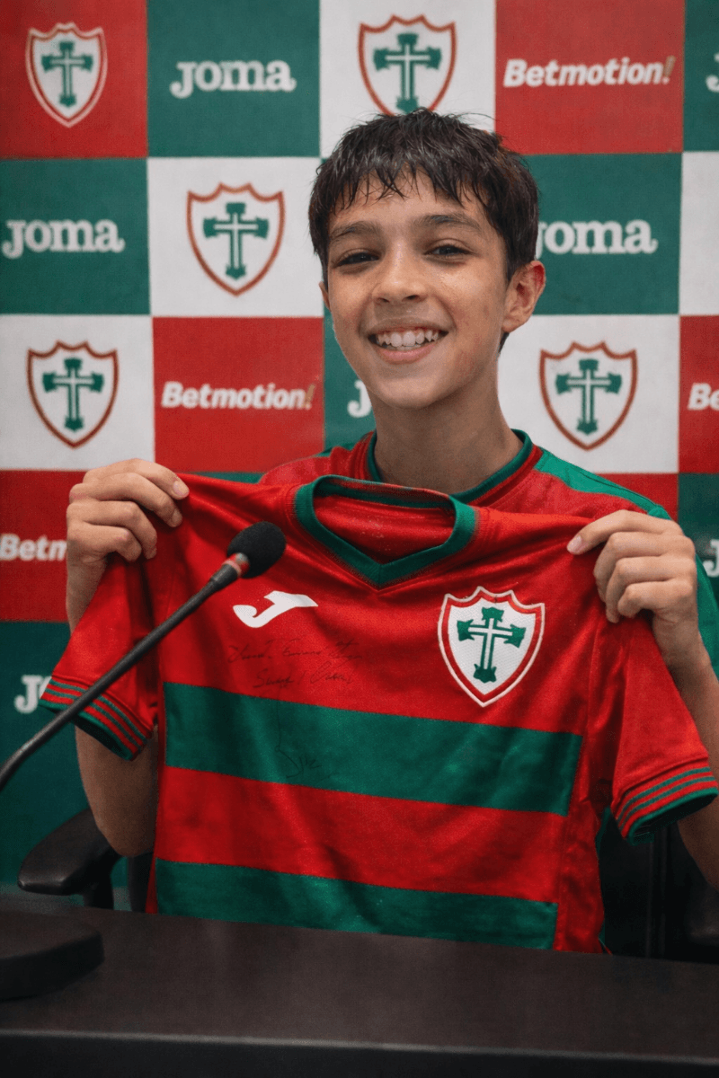 Vivendo o sonho que começou no Canindé. Cada minuto com essa camisa é uma batalha vencida. Seguimos focados no Paulistão! ❤️💚 ⚽ #Lusa #C…
