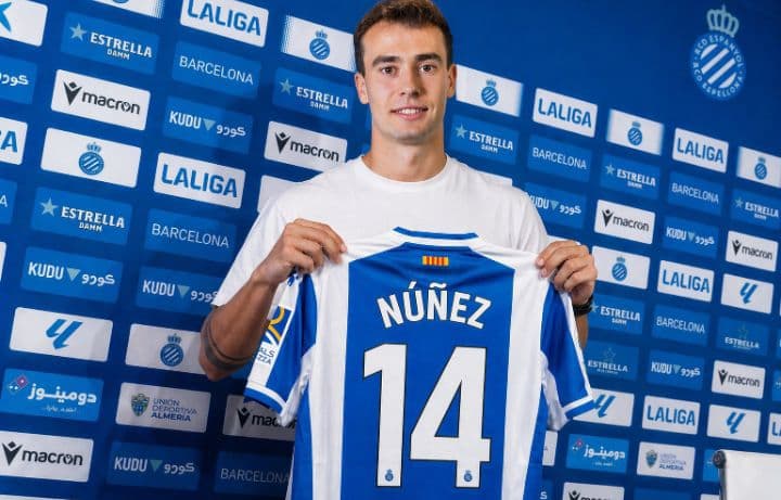 Chega por empréstimo com opção de compra o lateral direito Álvaro Núnez que pertence ao celta de Vigo. Esperamos que Núnez brilhe com a n…