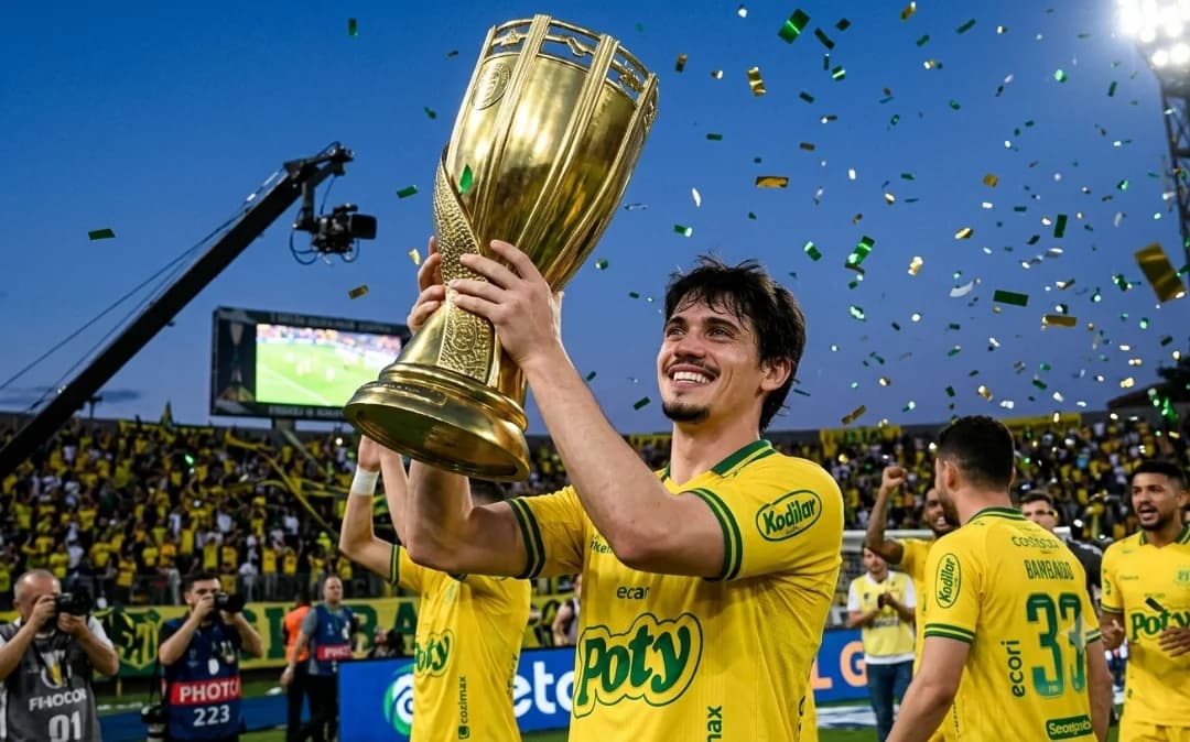 Campeão 🏆 Muito feliz por conquistar meu primeiro título pelo @mirassolfc Obrigado por tudo pessoal, o futuro é promissor🔥 15⚽ 6🅰️
