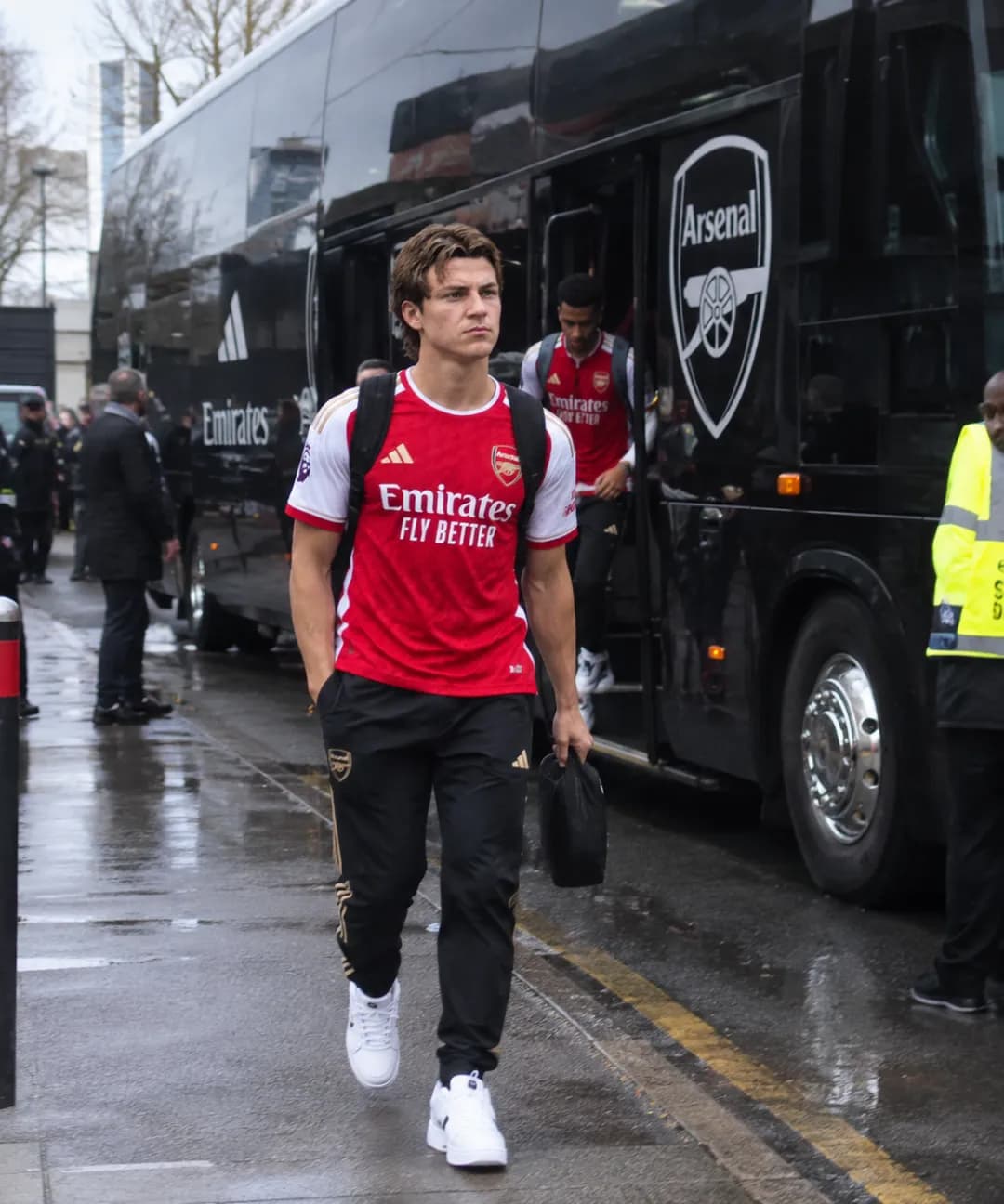 Cruz chega pra jogar contra Manchester City em casa, e voltaremos com título pra casa hoje⚽️❤️🤍 Vamos ganhar?